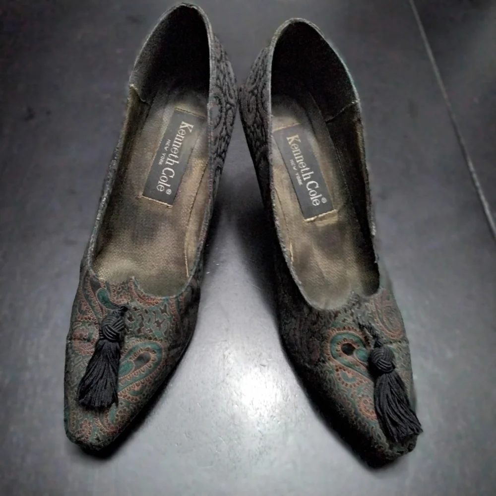 Kenneth Cole Women's Tapestry Pumps  Size 7B - Picture 2 of 5